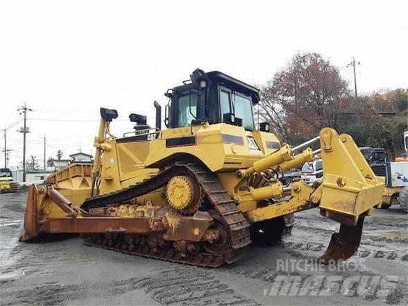 CAT D8T Гусеничные бульдозеры