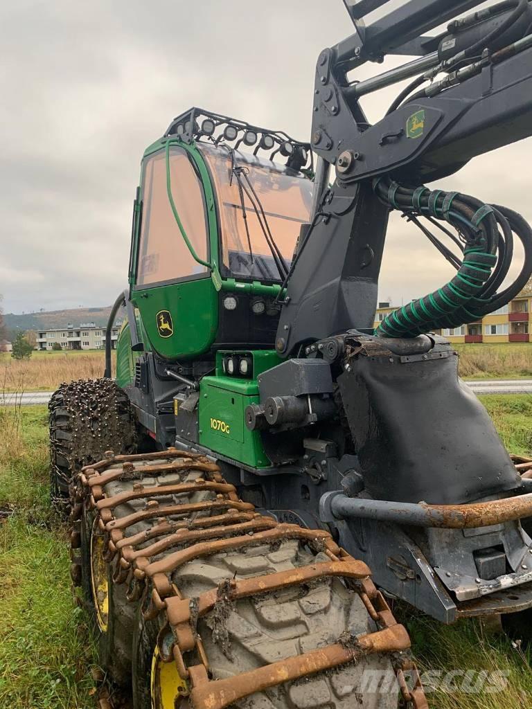 John Deere 1070G Харвестеры