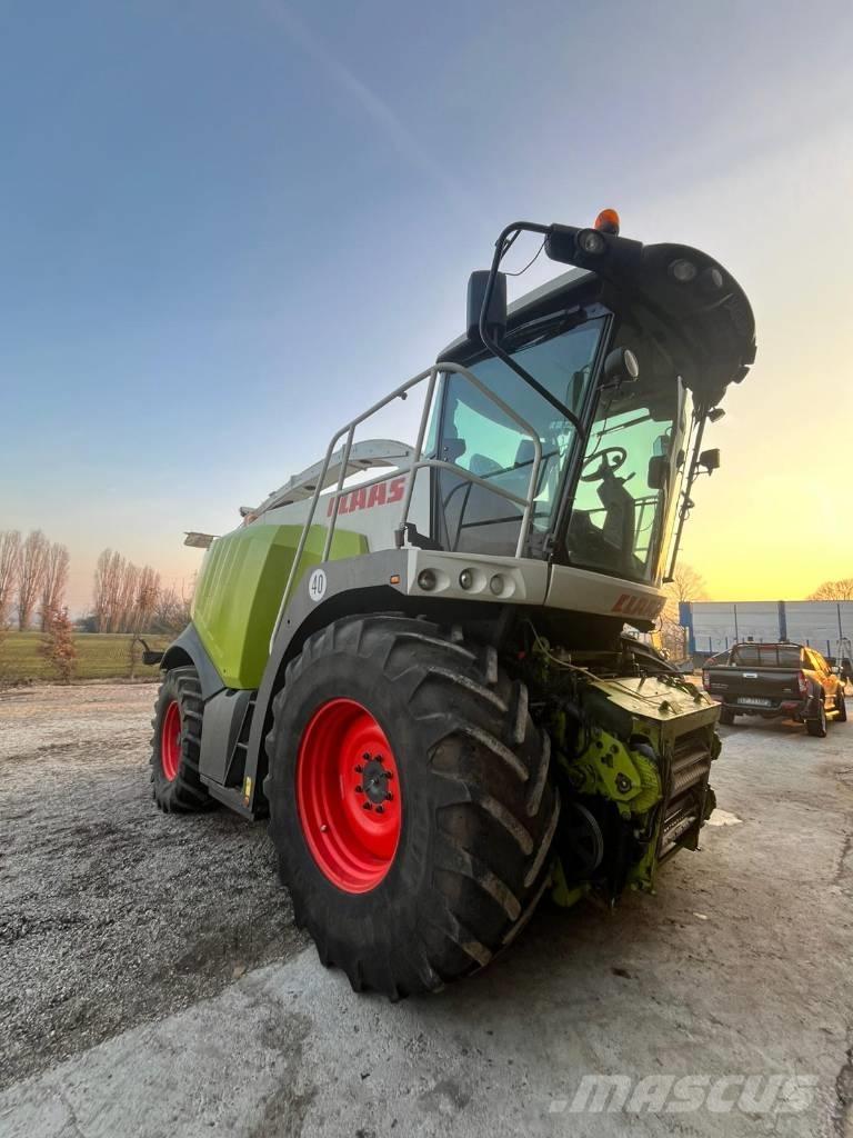 CLAAS Jaguar 940 Самоходные кормоуборочные комбайны
