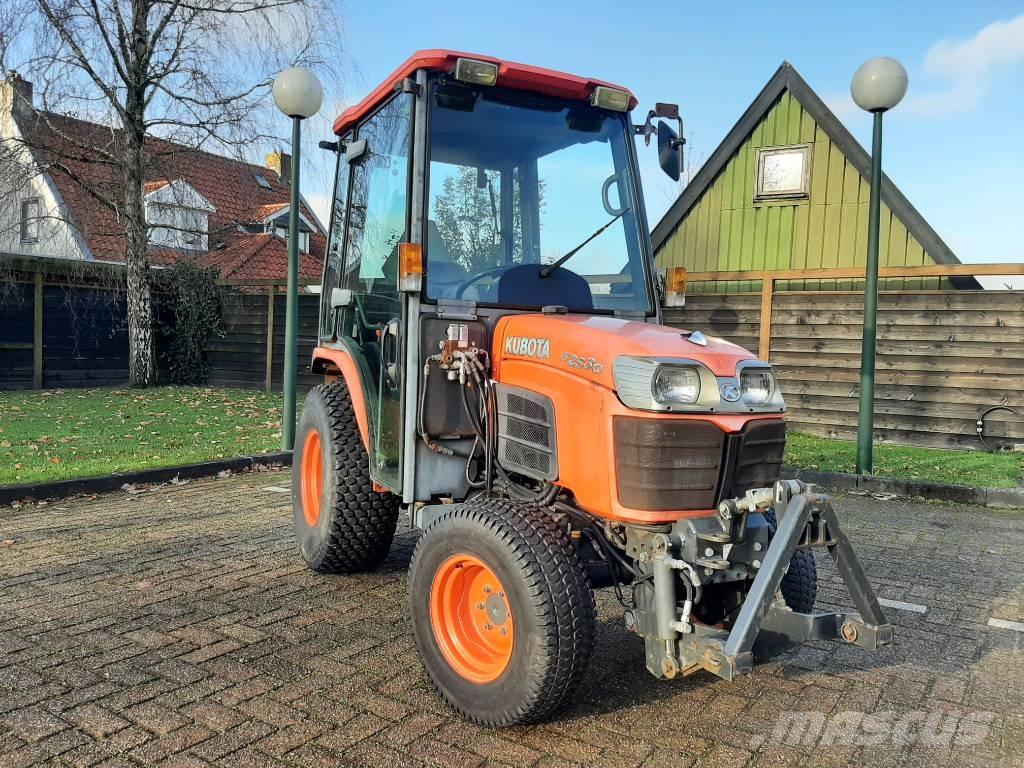 Kubota B 2530 Коммунальные тракторы
