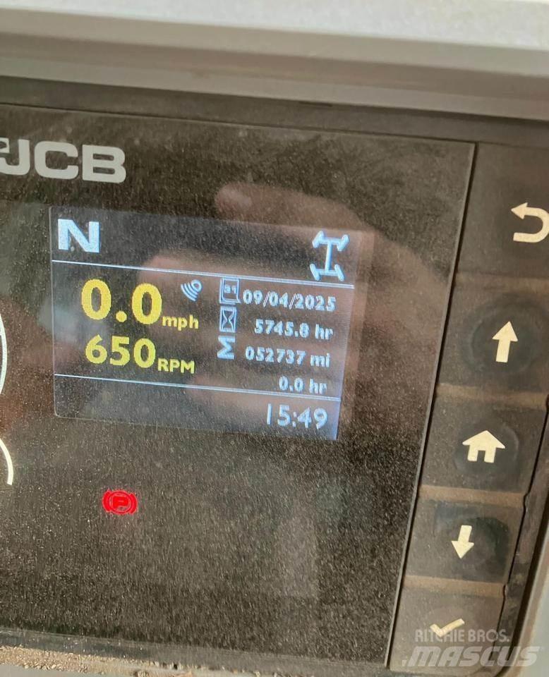 JCB 4220 Fastrac Трактора