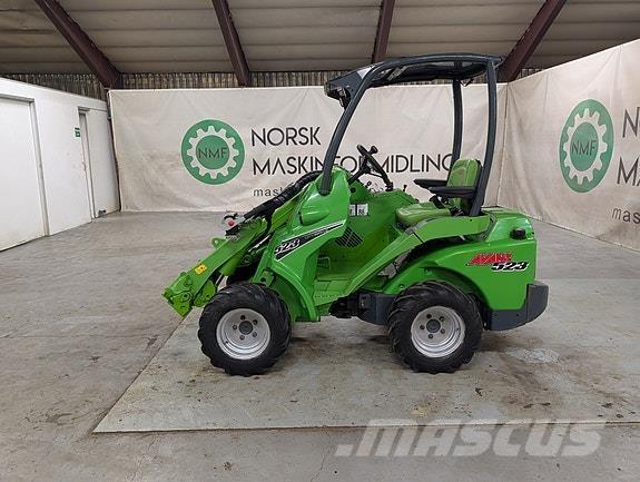 Avant 523 Универсальные фронтальные погрузчики