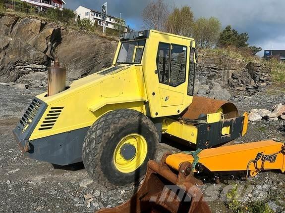 Bomag BW211 D-3 Асфальтоукладчики