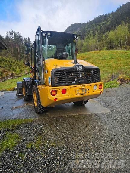 CAT 906-HF Фронтальные погрузчики
