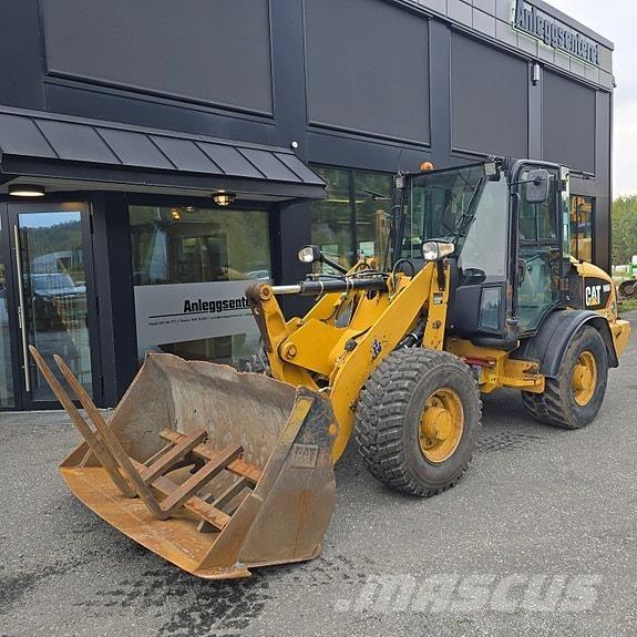 CAT 906H Фронтальные погрузчики