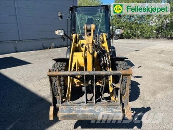 CAT 906hl Фронтальные погрузчики