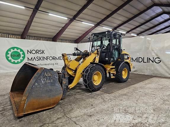 CAT 908M Фронтальные погрузчики