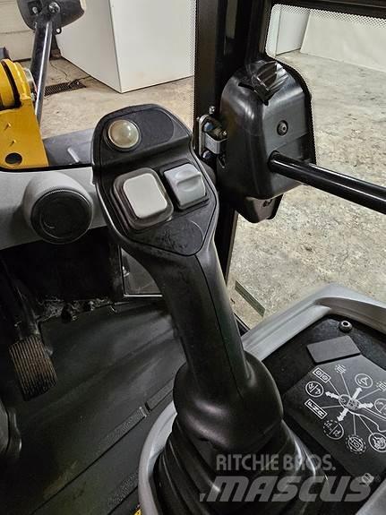 CAT 908M Фронтальные погрузчики