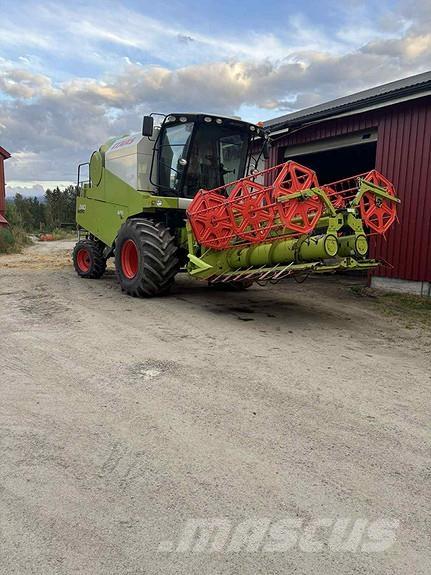 CLAAS Avero 240 Зерноуборочные комбайны
