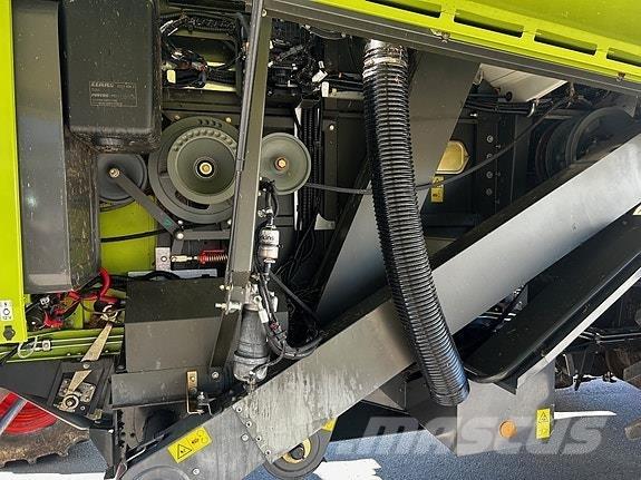 CLAAS Avero 240 Зерноуборочные комбайны