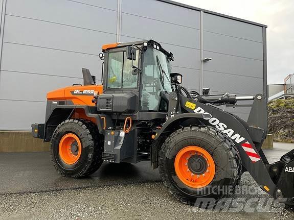 Doosan DL250-7 Фронтальные погрузчики