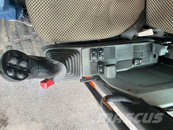 Doosan DX235LC-5 Гусеничные экскаваторы