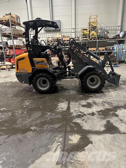 GiANT G2500HD+ Мини-погрузчики