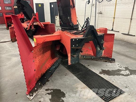 Globus GS 235 Снегоуборщики