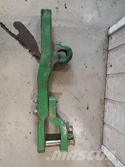 John Deere  Обычные тракторные прицепы