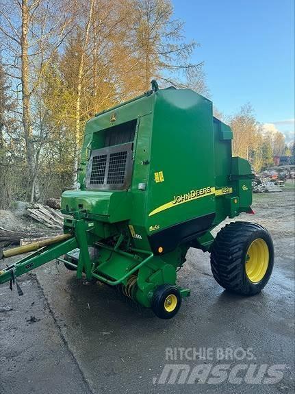 John Deere 582 Рулонные пресс-подборщики
