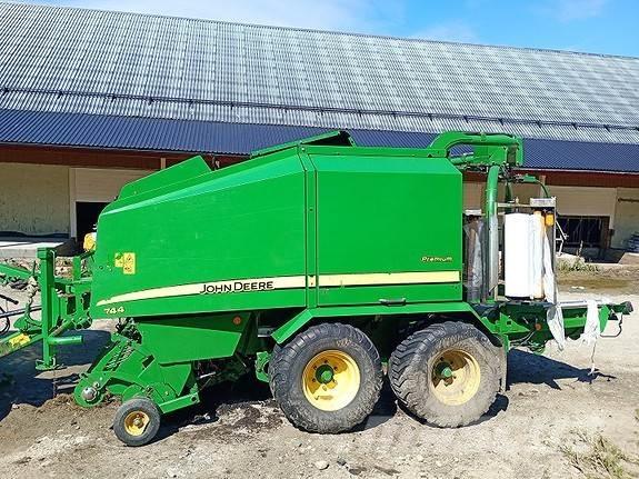 John Deere 744 Рулонные пресс-подборщики