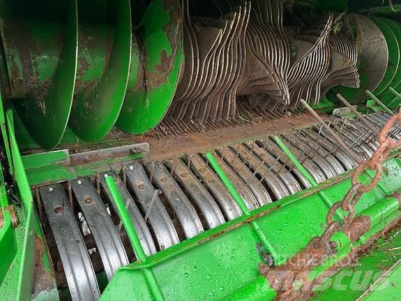 John Deere C440R Рулонные пресс-подборщики