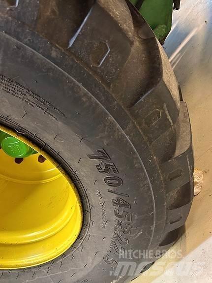 John Deere C441R Рулонные пресс-подборщики