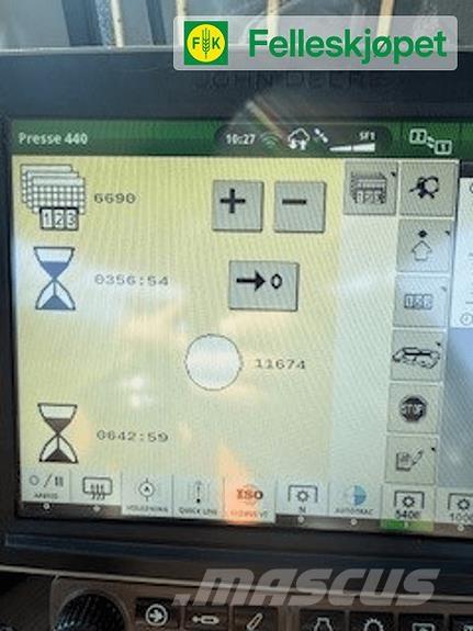John Deere F440R Рулонные пресс-подборщики