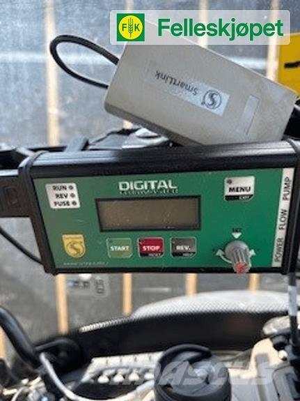 John Deere F440R Рулонные пресс-подборщики