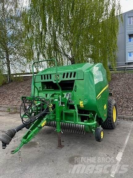 John Deere F441 Рулонные пресс-подборщики