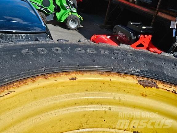 John Deere NOKIAN Трактора