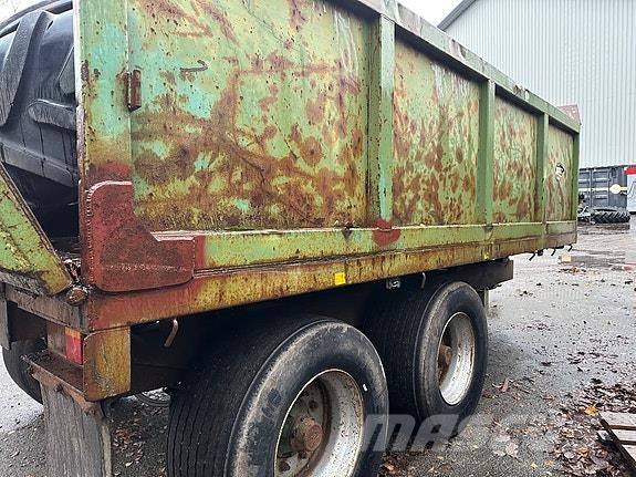 JPM  Обычные тракторные прицепы