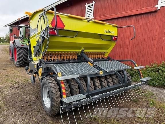 Junkkari T Разбрасыватели органических удобрений