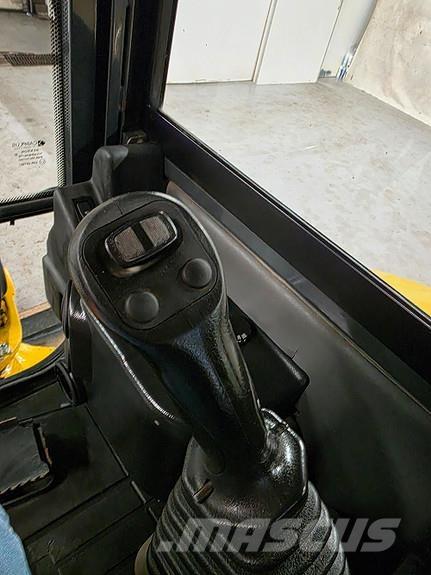 Komatsu PC26MR-3 Мини-экскаваторы