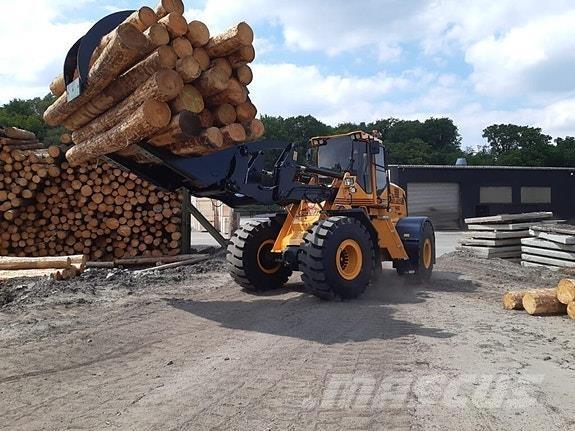 Ljungby  Фронтальные погрузчики