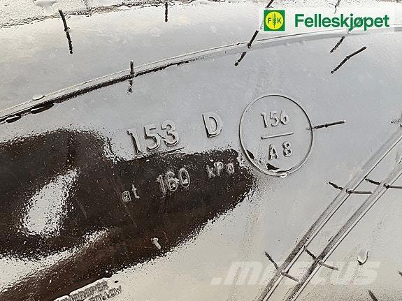 Mitas dekk Трактора