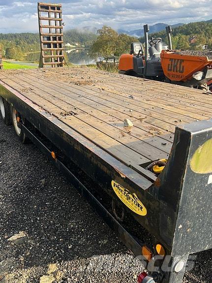  Predator boost 2 Обычные тракторные прицепы