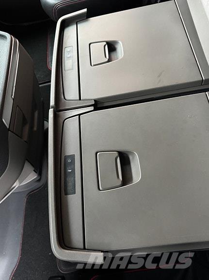 Scania S650B6X2NB Грузовики-Фургоны