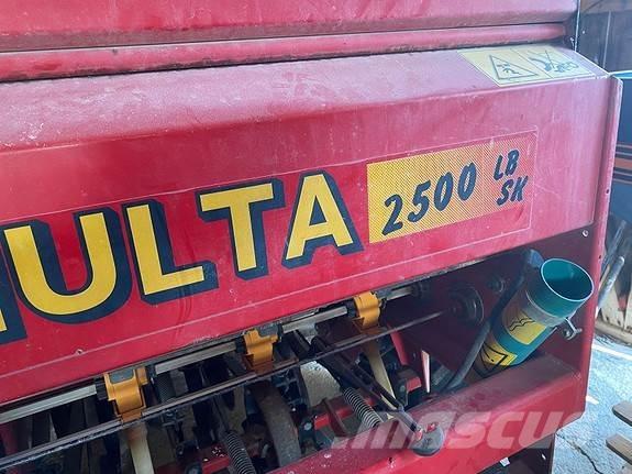 Simulta 2500 LB/SK Разбрасыватели минеральных удобрений
