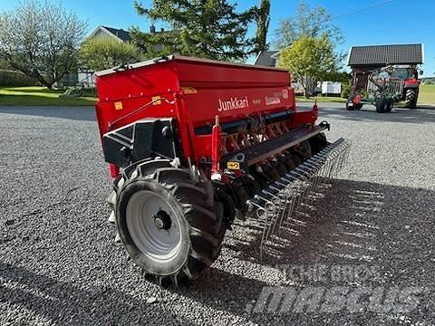 Simulta 2500LB Разбрасыватели минеральных удобрений