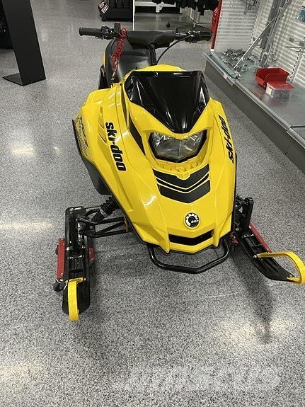 Ski-doo MXZ 120 Снегоходы