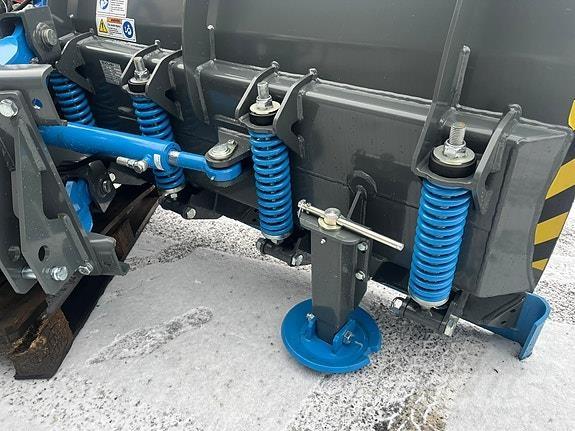 Snowek N360 Снежные отвалы и плуги