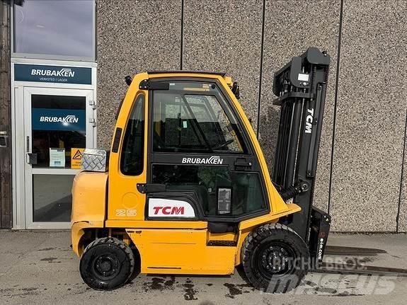 TCM FD25 Дизельные погрузчики