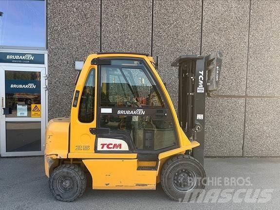 TCM FD25 Дизельные погрузчики