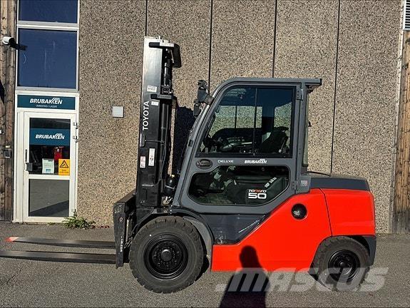 Toyota 40-8FD50N Дизельные погрузчики