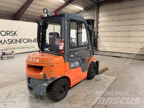 Toyota 62-FDF25 Дизельные погрузчики