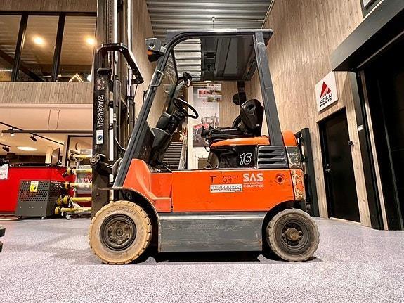 Toyota 7FBMF16 Дизельные погрузчики