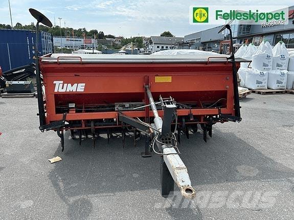 Tume HKL 3000 JC Разбрасыватели минеральных удобрений