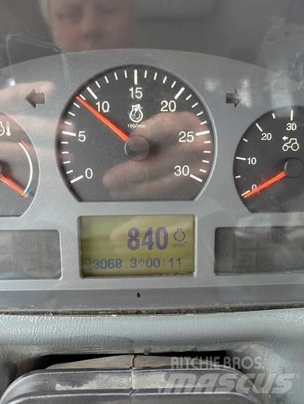 Valtra A83 Трактора