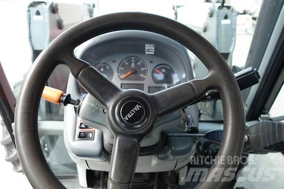 Valtra A83 Трактора