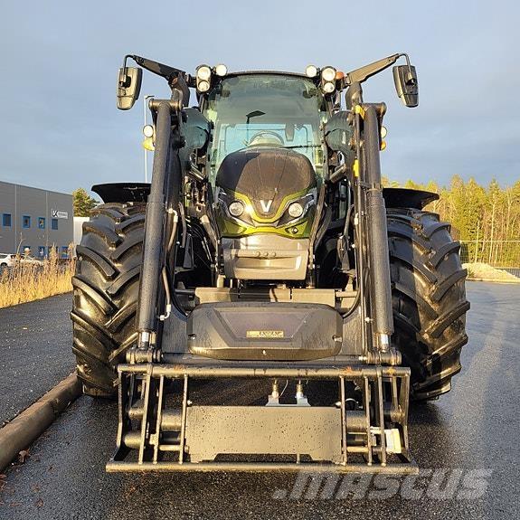 Valtra G135 Active Трактора