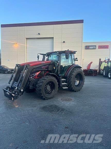 Valtra G135 Versu Трактора