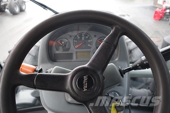 Valtra N123 H5 Трактора