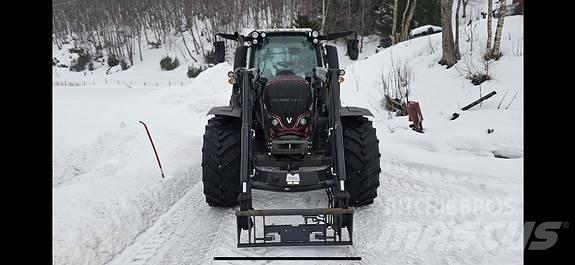 Valtra N134D Трактора